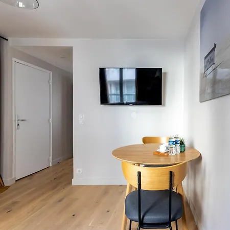 Relax In A Contemporary Designer *