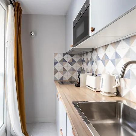 Relax In A Contemporary Designer