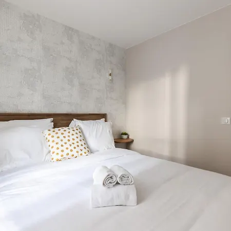 Relax In A Contemporary Designer *