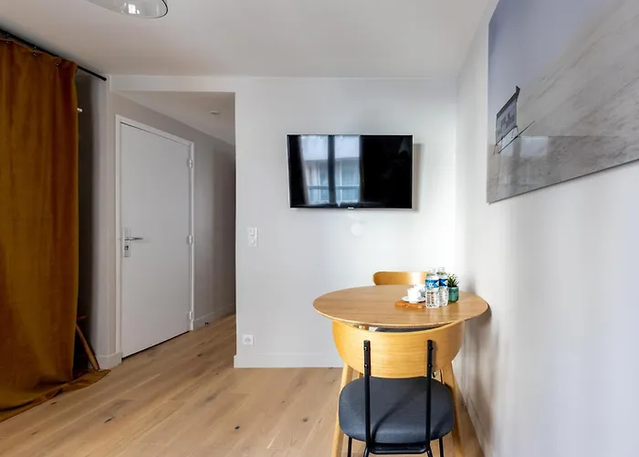 Relax In A Contemporary Designer *