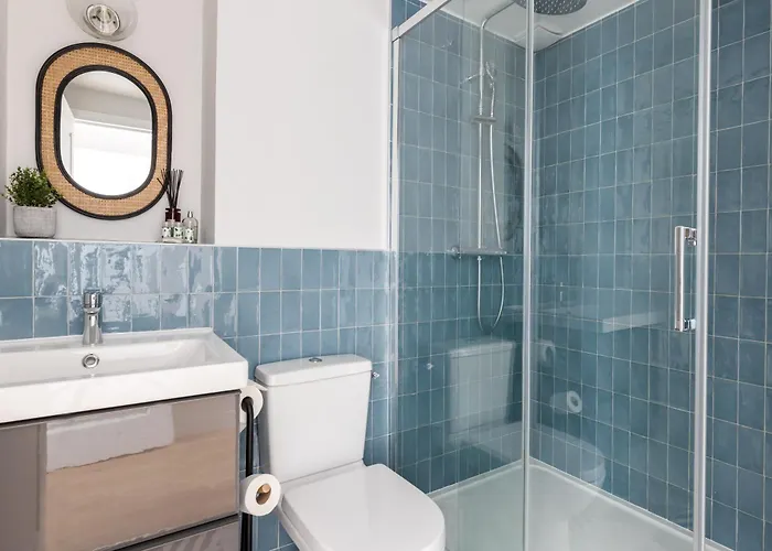 Daire Relax In A Contemporary Designer *