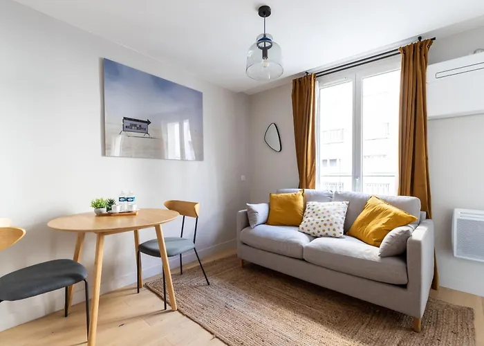 Daire Relax In A Contemporary Designer *