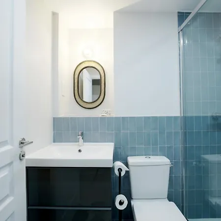 Relax In A Contemporary Designer * 파리